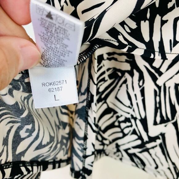 BCBGMAXAZRIA Black and White Print Sheath  Wrap Dress - Picture 13 of 16